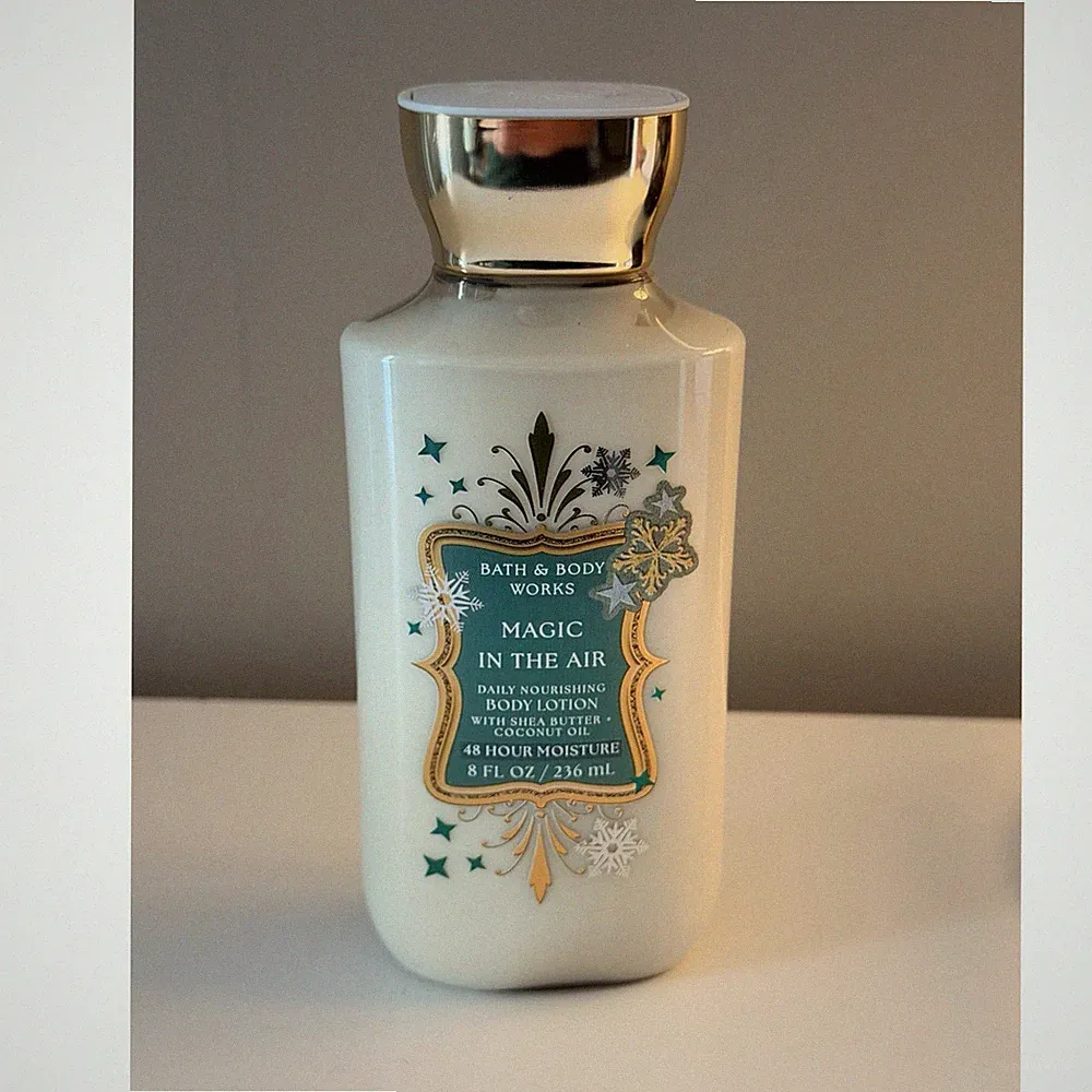 Bath & Body Works Magic in the Air Body Lotion 8 oz 48 Hr Moisture Vitamin E